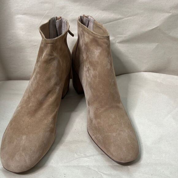 NWT BARNEY NEWYORK NOLIN ANKLE‎ BOOTS SIZE 10B
